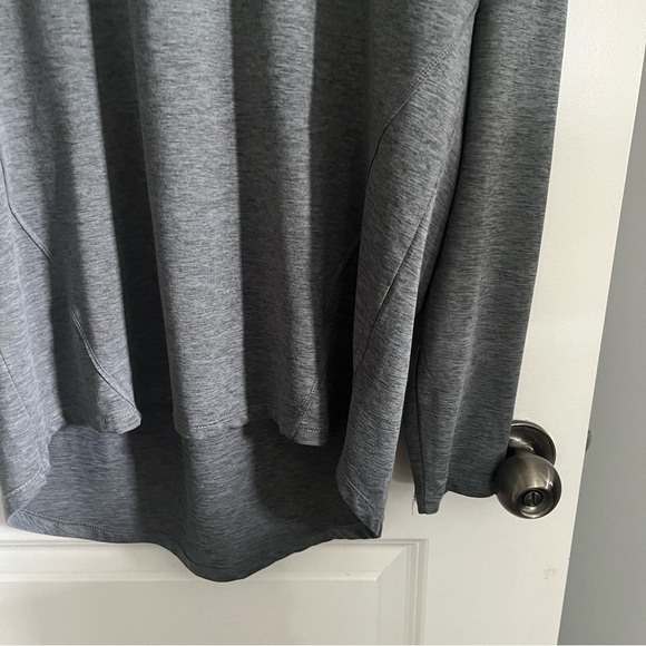 Apana loose turtleneck pullover, athletic top. - Picture 3 of 11